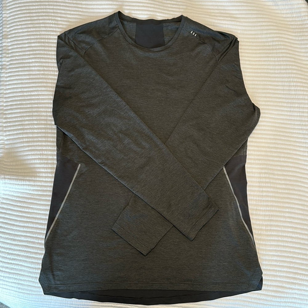Lululemon Metalvent shirt